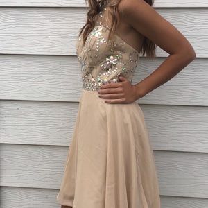 Pretty Topdress Homecoming/ Prom Halter Dress